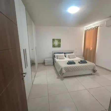 Apartamento Beautiful Penthouse St Julian's San Julián